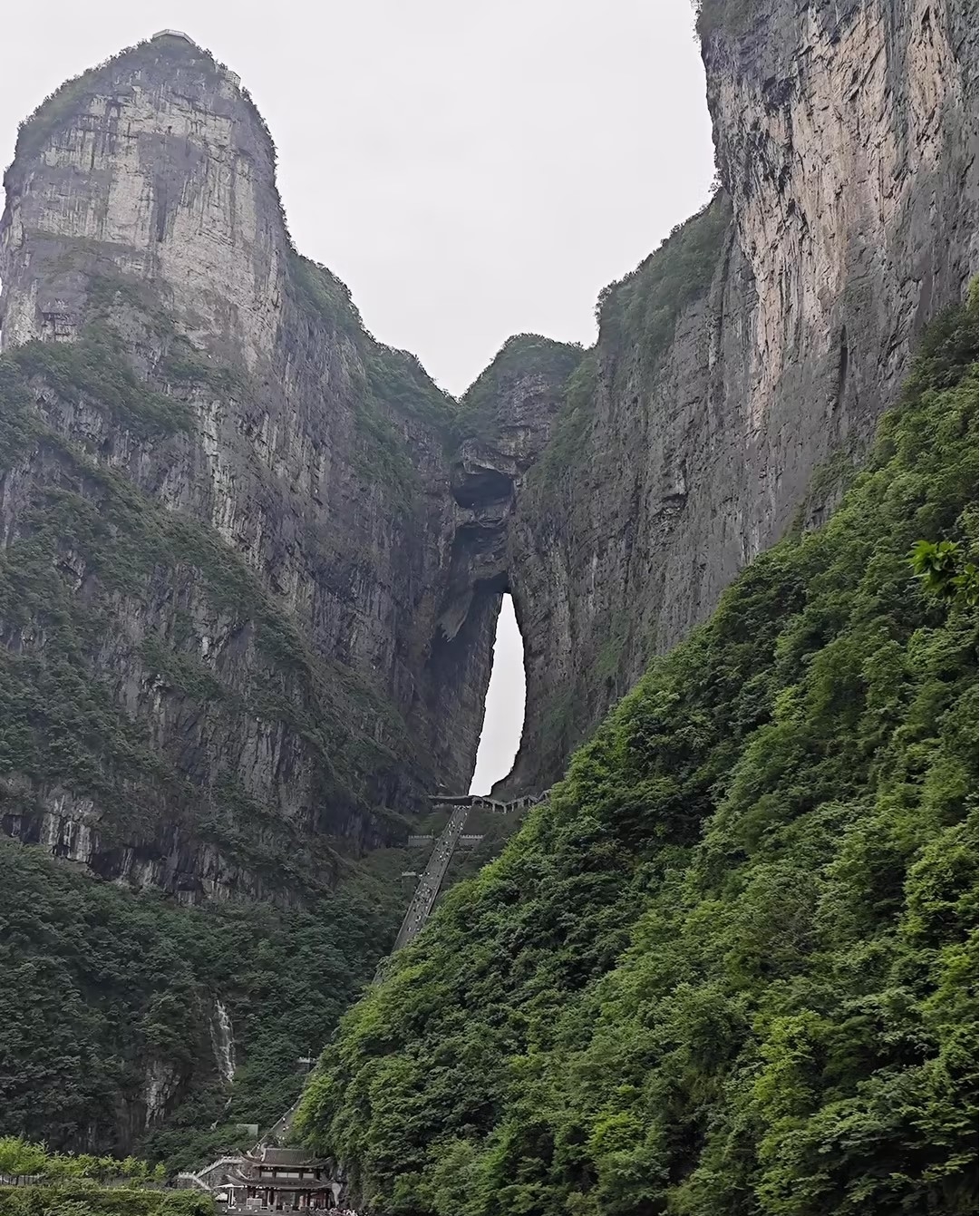 天门上洞口